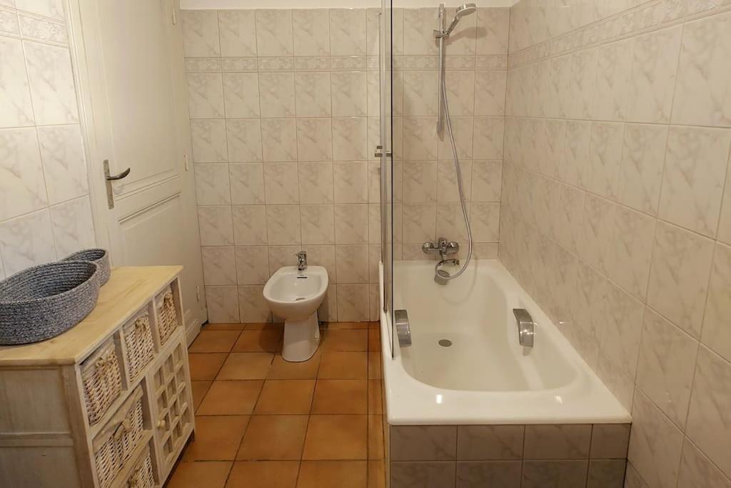 Entre Pierre Et Vigne - Charming Former Winery Farmhouse With Hot Tub & Swimming Pool Monestier  Bagian luar foto